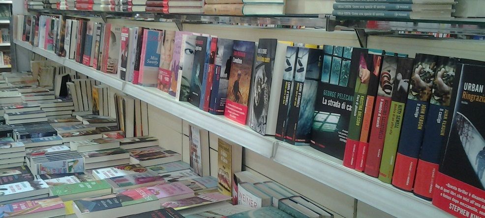 libri scaffale